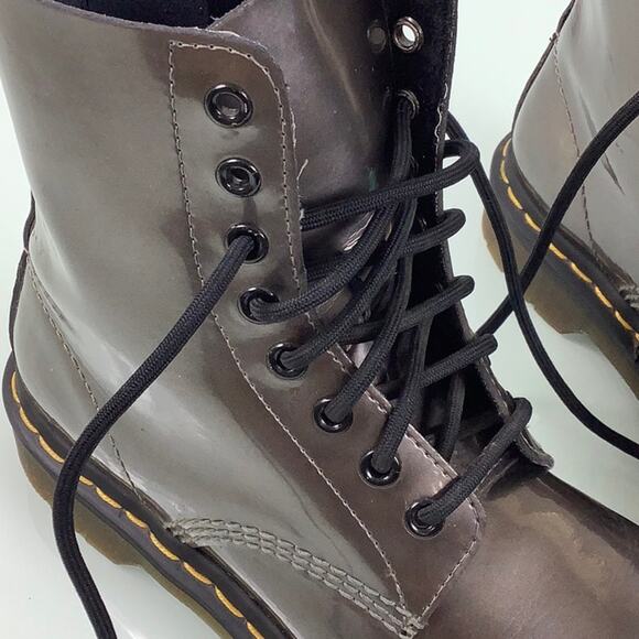 Dr. Martens Pascal 8 eyelet lace up patent platinum boots women size 7 - Picture 5 of 16